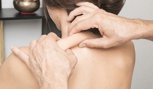 gimdos kaklelio osteochondrozės masažas