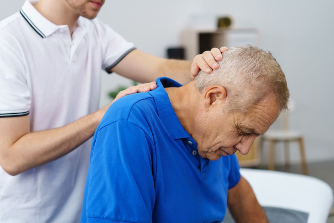 Gydomieji gimdos kaklelio osteochondrozės pratimai prižiūrint instruktoriui